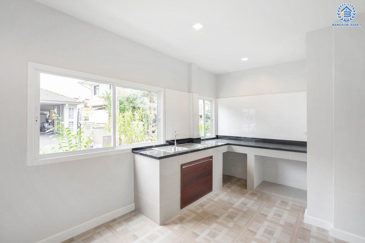 บ้านมือสองตกแต่งใหม่ ม.ศุภาลัย ออร์คิดปาร์ค2 ปิ่นเกล้า-ใกล้ถ.กาญจนาภิเษก หลังมุม ตกแต่งหรูหรา เนื้อที่ 69.8 ตร.ว. ฟังก์ชัน 4 ห้องนอน 4 ห้องน้ำ 1 ห้องแม่บ้าน จอดรถได้ 2 คัน บนทำเลเดินทางสะดวก เชื่อมต่อหลายเส้นทาง และเดอะมอลล์บางแค ทางด่วน "กาญจนาภิเษก" และรถไฟฟ้า "สถานีภาษีเจริญ"